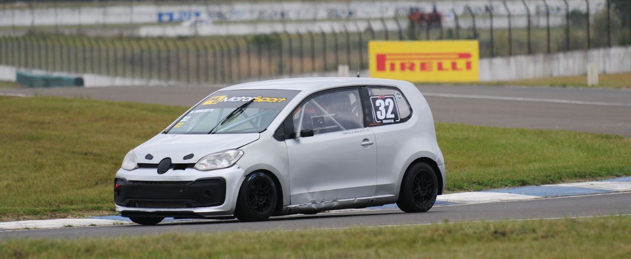 ALEJO CRAVERO LLEGA AL TURISMO PISTA