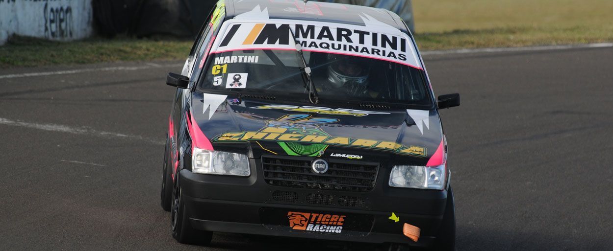 FELIPE MARTINI ADELANTE EN LA CLASE MENOR