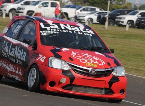 SEBASTIÁN SIGNORE CON TRABAJOS SOBRE SU UNIDAD