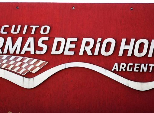 EL TURISMO PISTA VISITA TERMAS DE RÍO HONDO CON 153 AUTOS