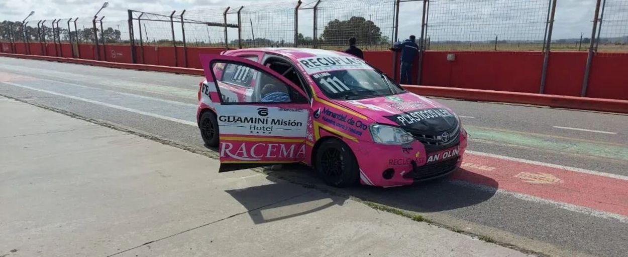 EL ANTOLIN COMPETICIÓN SALIÓ A  PISTA CON DOS DE SUS PILOTOS EN OLAVARRÍA