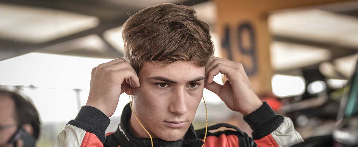 AGUSTÍN MARTÍN REGRESÓ A LA CLASE DOS CON UNA VICTORIA