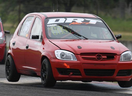 ARIÁN YEROBI REGRESA AL AUTOMOVILISMO NACIONAL Y ASCIENDE A LA CLASE DOS