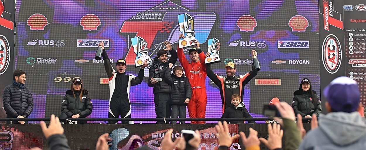 FELIPE REY SE RECUPERÓ Y GANÓ SU SEGUNDA CARRERA AL HILO