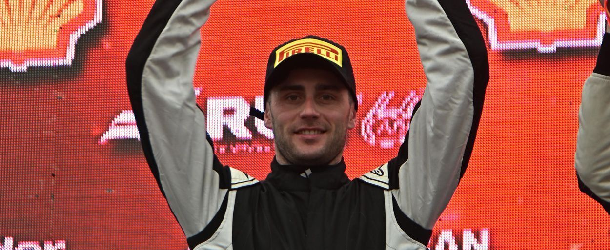 TAMBUCCI Y UN PODIO QUE LO MANTIENE COMO PROTAGONISTA EN EL CAMPEONATO