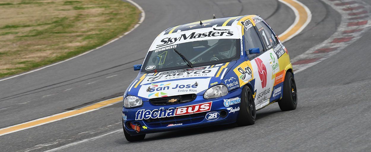 YAIR ETCHEVESTE, CON LA POLE POSITION PROVISIONAL EN LA CLASE DOS