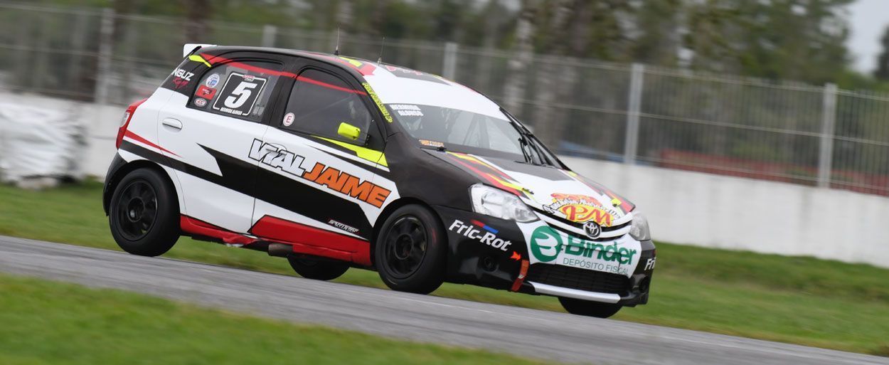 HERMIDA APARECIÓ EL SÁBADO Y SE LLEVÓ LA POLE POSITION DE LA CLASE TRES
