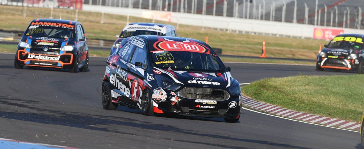 SAÚL EIDILSTEIN SE SUBE A UN FORD KA EN LA ÚLTIMA FECHA DEL AÑO