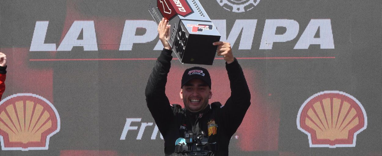 FEDERICO HERMIDA SUBIÓ A LO MÁS ALTO DEL PODIO EN LA PAMPA